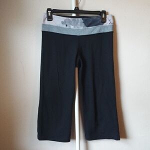 LULULEMON TIE DYED CAPRI YOGA PANTS SIZE 6